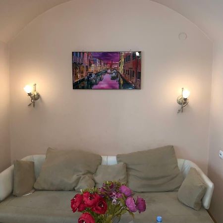 House Appartement Tbilisi Buitenkant foto