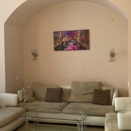 House Appartement Tbilisi Buitenkant foto