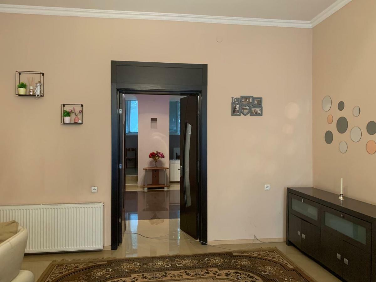 House Appartement Tbilisi Buitenkant foto