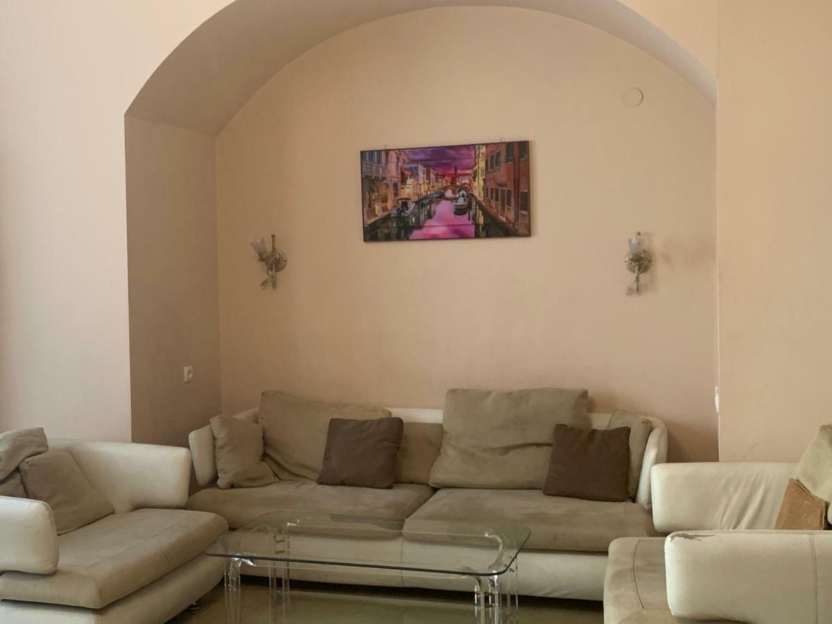 House Appartement Tbilisi Buitenkant foto